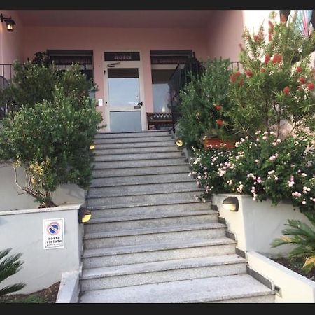 Hotel La Conchiglia La Maddalena  Kültér fotó