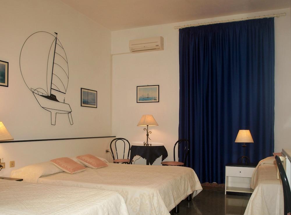 Hotel La Conchiglia La Maddalena  Kültér fotó