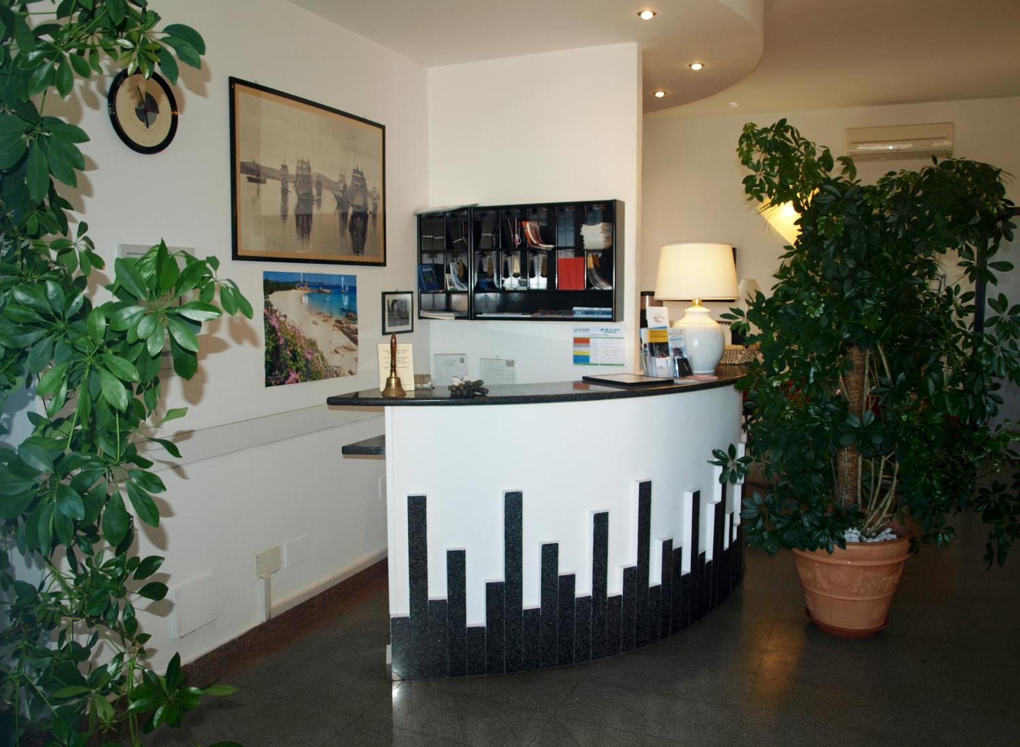 Hotel La Conchiglia La Maddalena  Kültér fotó